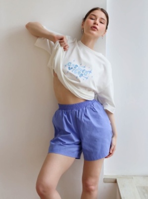 Комплект женский "Cosmic vibes" футболка и шорты в Твери